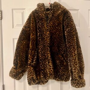 Monterey Fashions leopard faux fur jacket